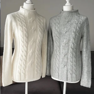 Två stickade tröjor - I mycket bra skick, är från gina tricot. Den gråa är i storlek XS och den vita är i storlek S. En för 150kr. Båda för 250kr