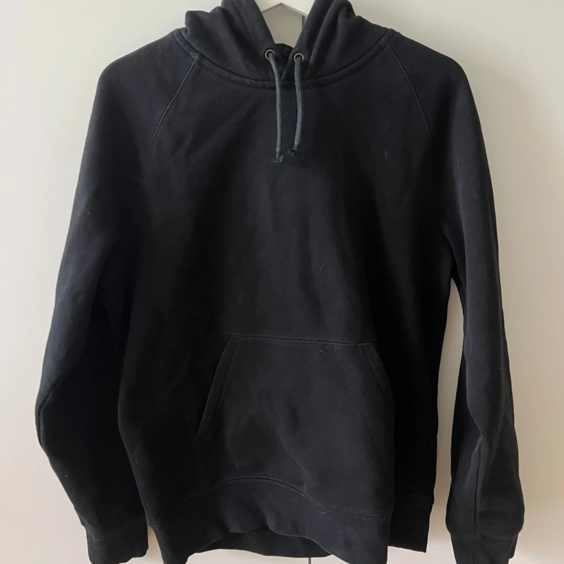 Svart hoodie från Carhartt WIP