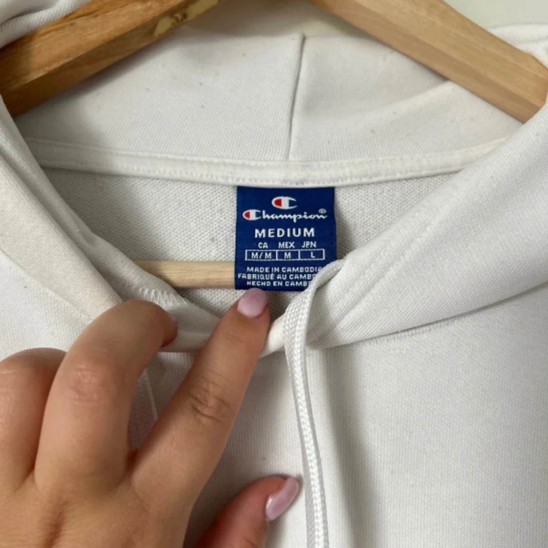 Vit hoodie från Champion i medium - 1