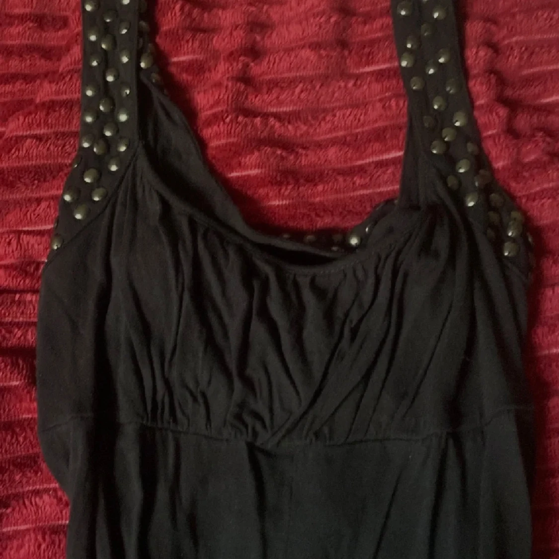 Svart asymmetrisk klänning med nitar - 2