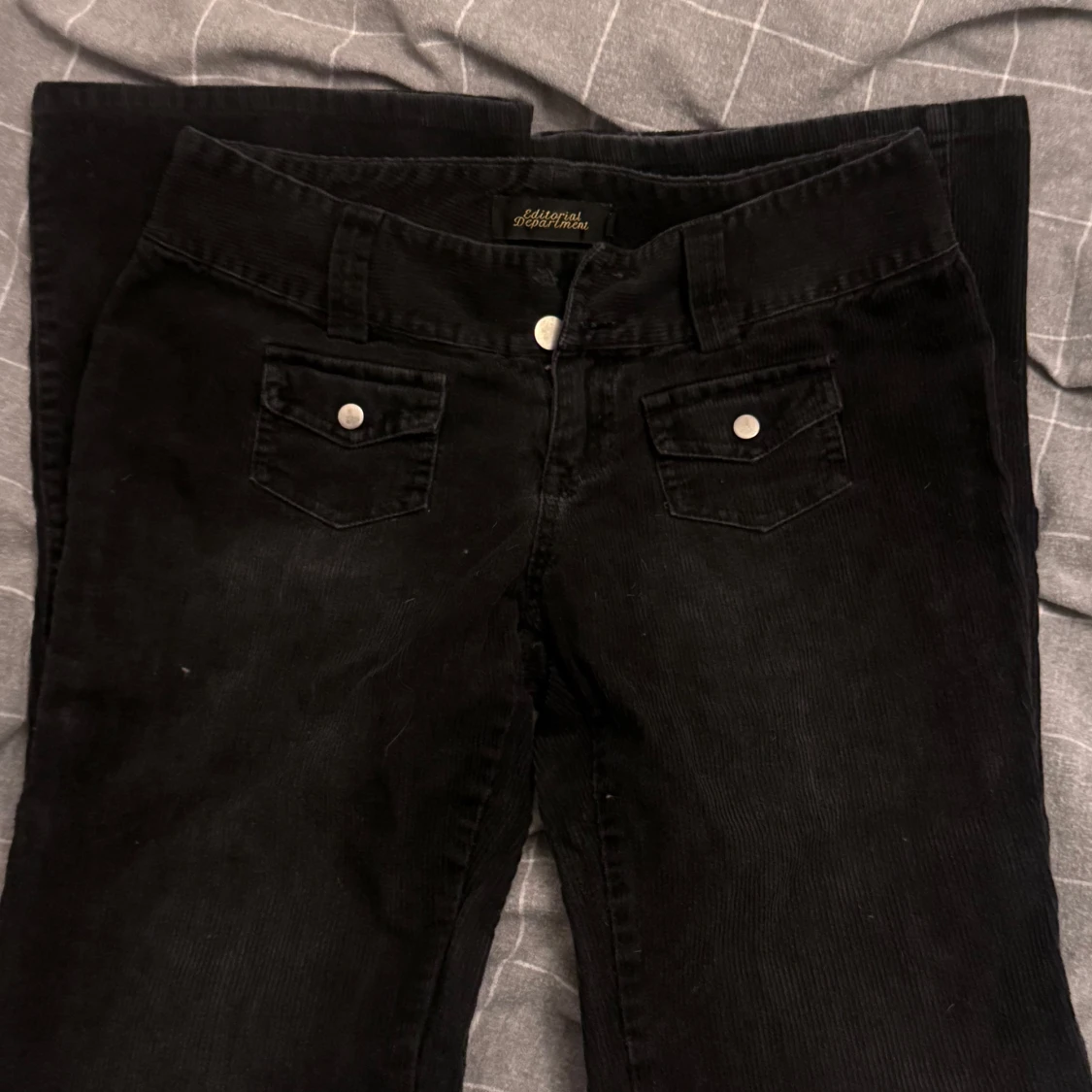 Svarta manchesterbyxor Editorial Dept.