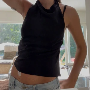 Svart halterneck topp - Svart fest tröja