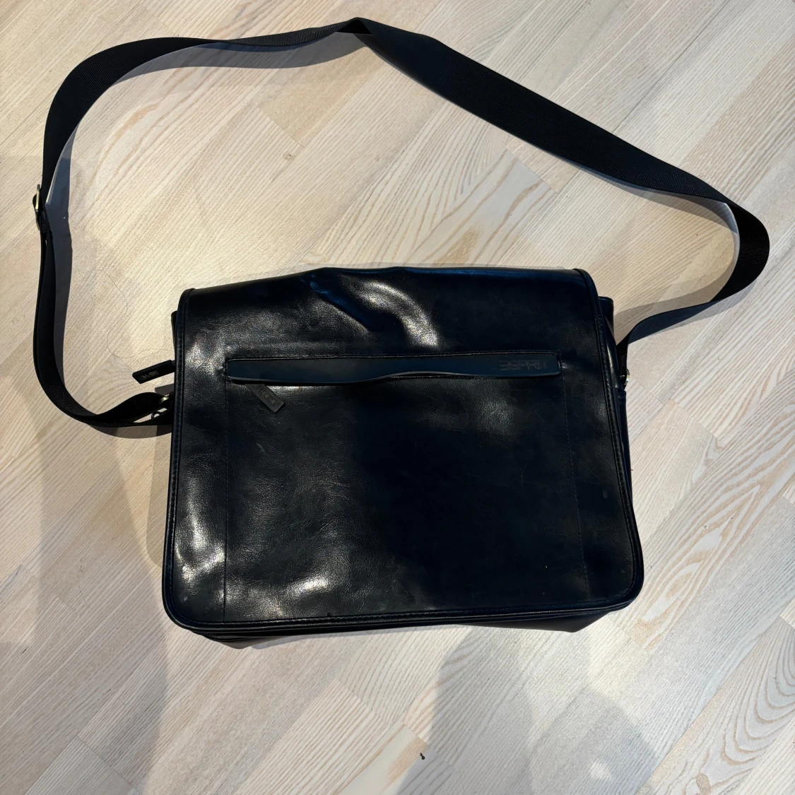 Svart datorväska från Esprit