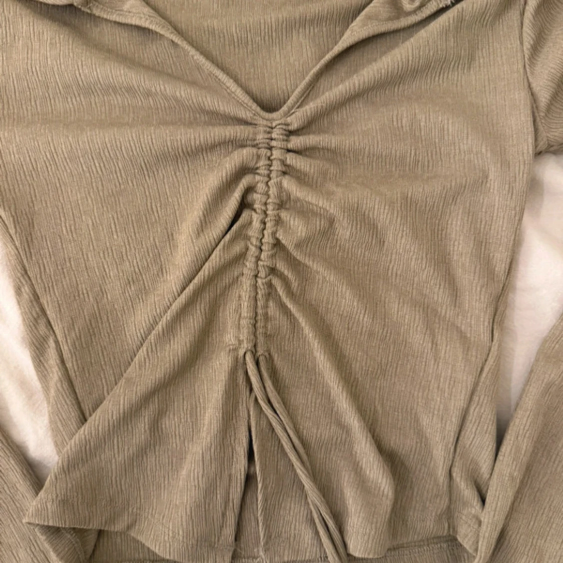 Beige ribbad långärmad topp - 1