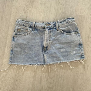 Miniskirt - Mini kjol köpt på Vinted, aldrig använt då den va för liten. Fint skick på den🤍
