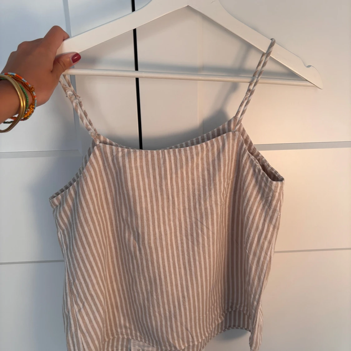 Beige och vit randig linnetopp - 1