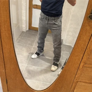 Replay jeans  - Ett par snygga jeans från Replay i storlek W34 L34 i modellen Anbbas 