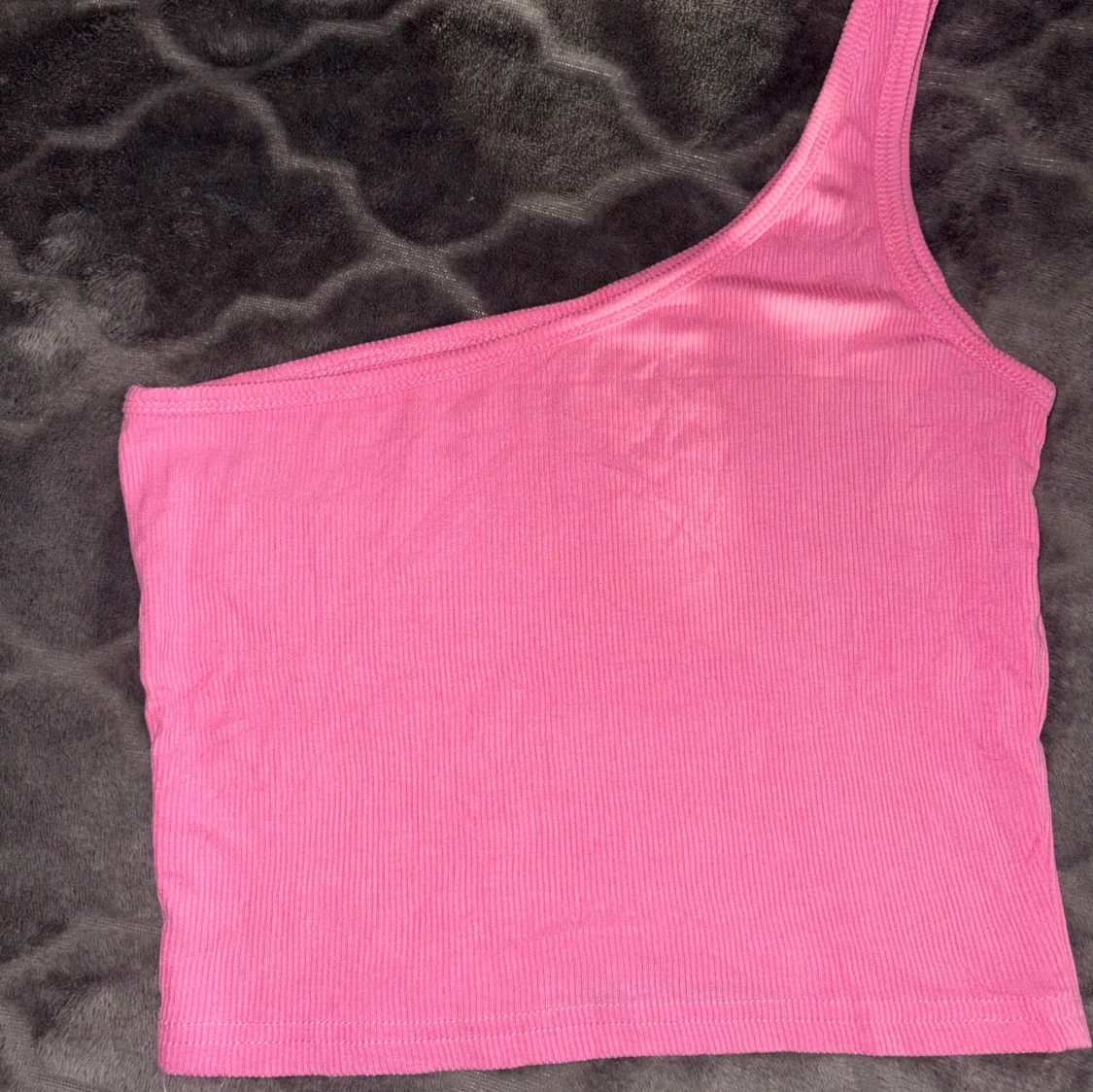 Rosa ribbad oneshoulder topp