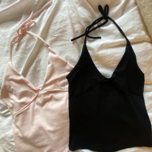 Haltetneck toppar från lager 157 - Säljer dessa två halterneck toppar från Lager 157 då de inte passar mig. Helt nya, aldrig använda❤️köpa båda för 160 kr eller en för 90 kr😚