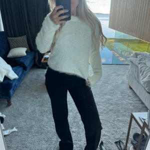 Päls tröja  - Vit päls tröja från hm i storlek 158-164 super skön 