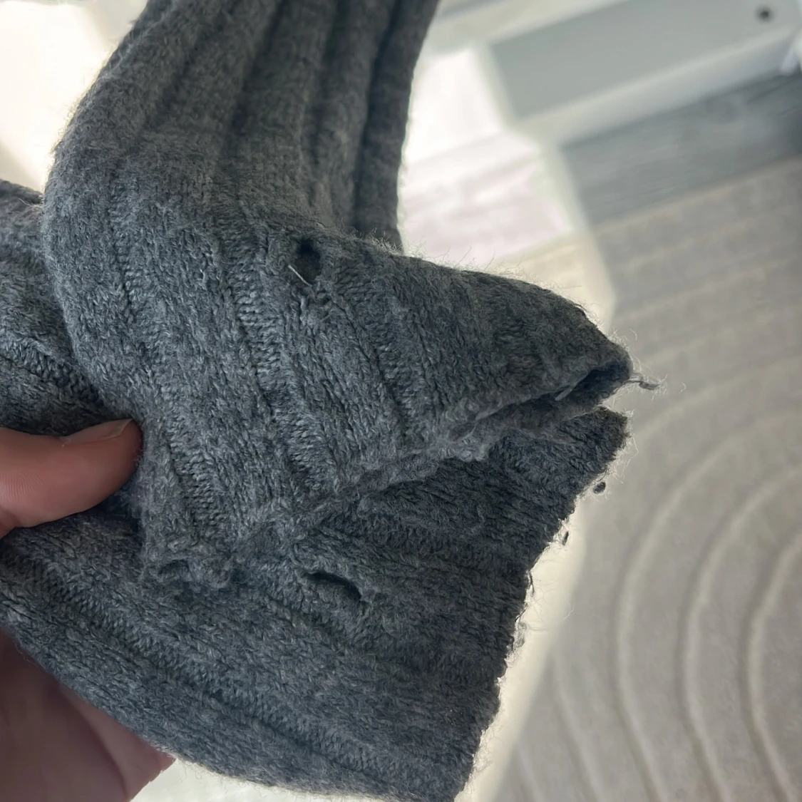 Grå ribbad hoodie med dragkedja 157 - 1