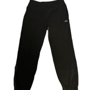 Lacoste byxor  - Snygga Lacoste byxor aldrig använt 🐊