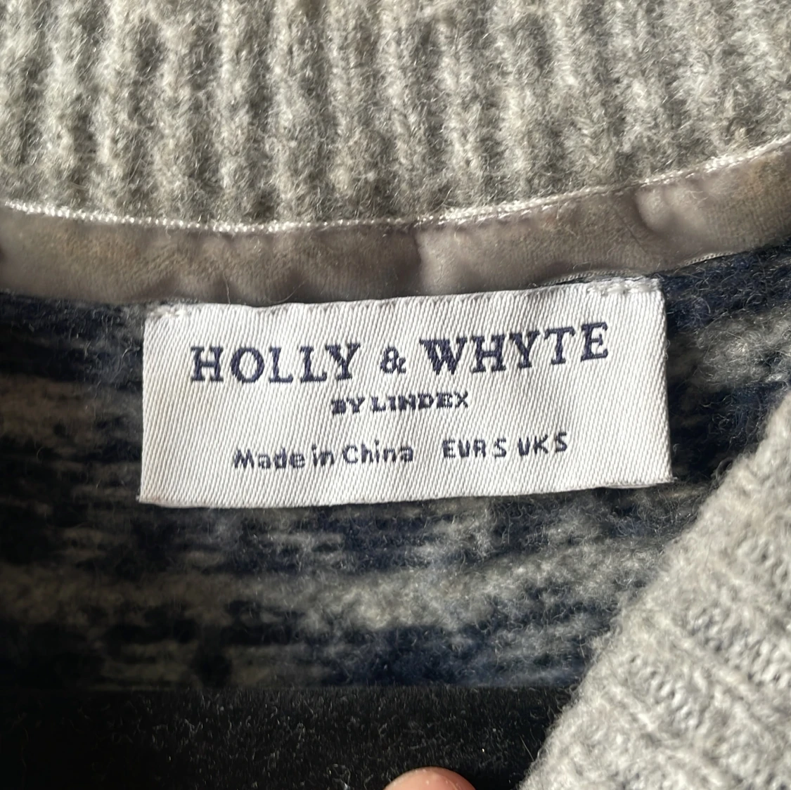 Grå kofta från Holly & Whyte - 1