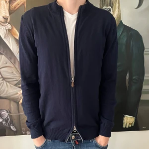 Stenströms kashmir fullzip  - Stenströms fullzip i kashmir, storlek Medium, nypris 2600kr