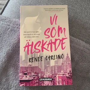 Bok - Pocketbok från Renée Carlino. "Vi som älskade" Pris kan diskuteras vid snabb affär