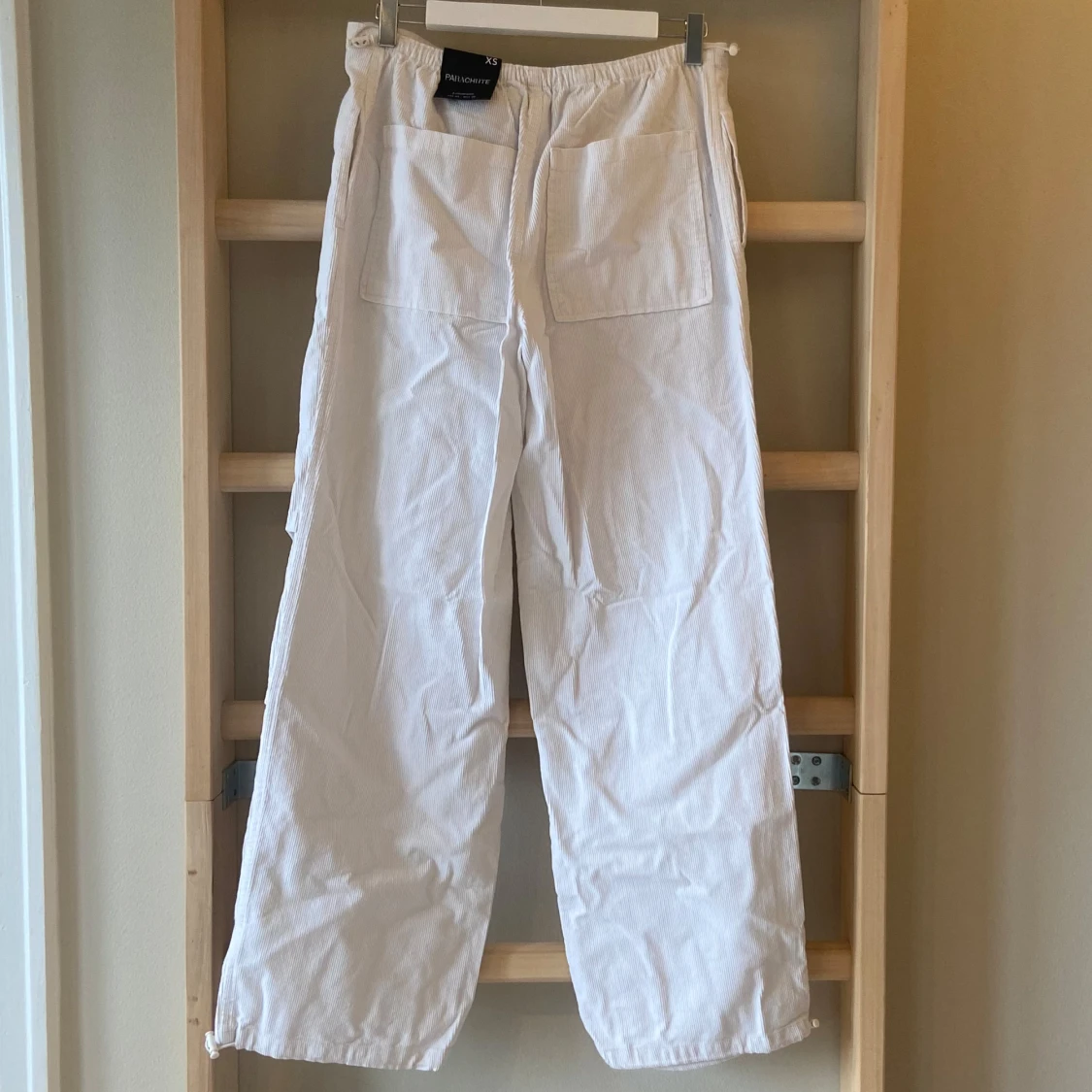 Nya vita manchesteraktiga paraxhute pants - 1