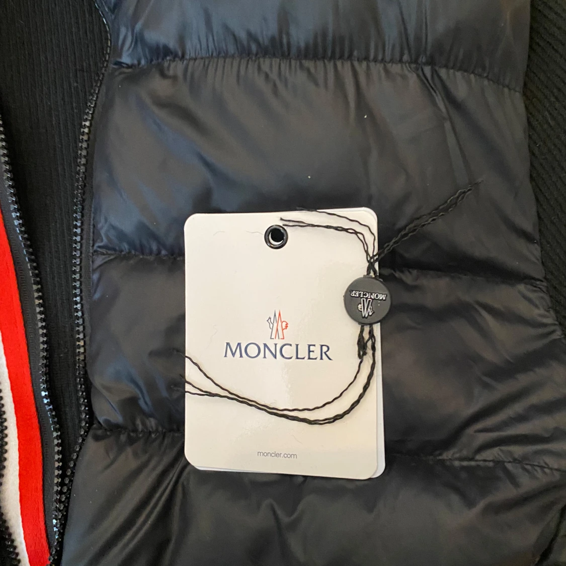 Svart dunväst från Moncler - 4