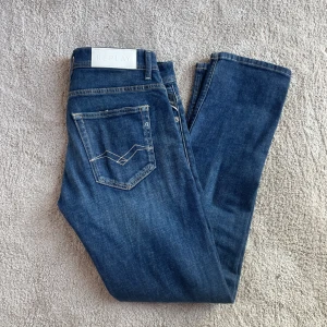 Replay grover jeans  - Replay || skick 10/10 || storlek W29 L30 || straight fit || nypris ca 1500kr mitt pris endast 749kr || pris kan diskuteras vid snabb affär!