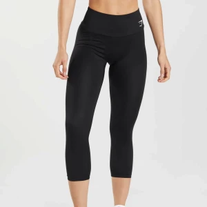 Svarta gymshark träningsbyxor  - Använda en gång, klippt ut storlekslappens då den skavde men är strl L