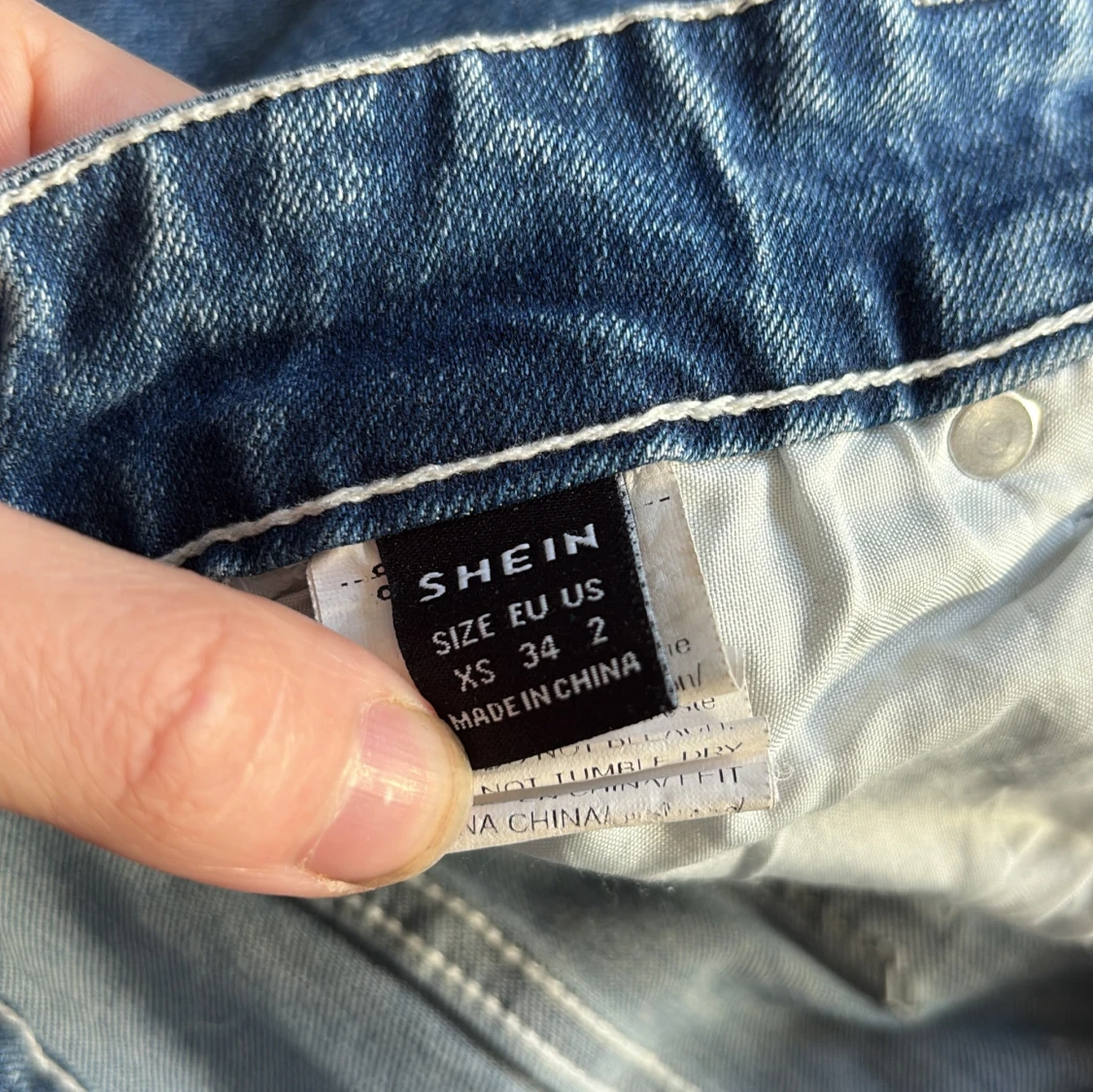 Blå bootcut jeans från Shein - 2