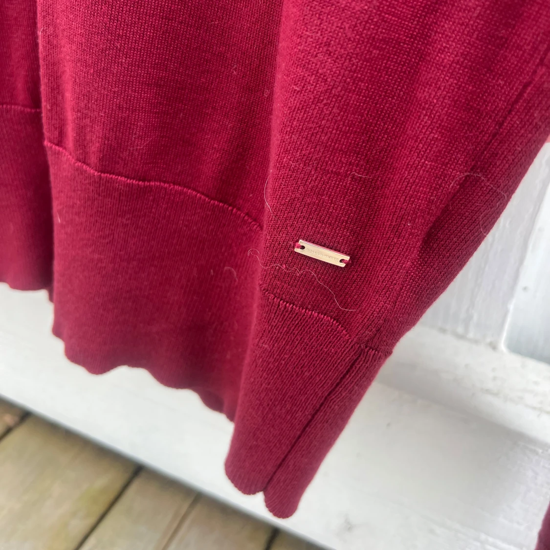 Vinröd tröja  - 1