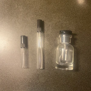 Parfym Samples - Jag säljer äkta parfym samples för ett bättre pris och i mindre storlekar så att man kan ta med sig flaskan vart man än går. Obs! Flaskorna är 5ml, 10ml och 30ml. Priset kan diskuteras.