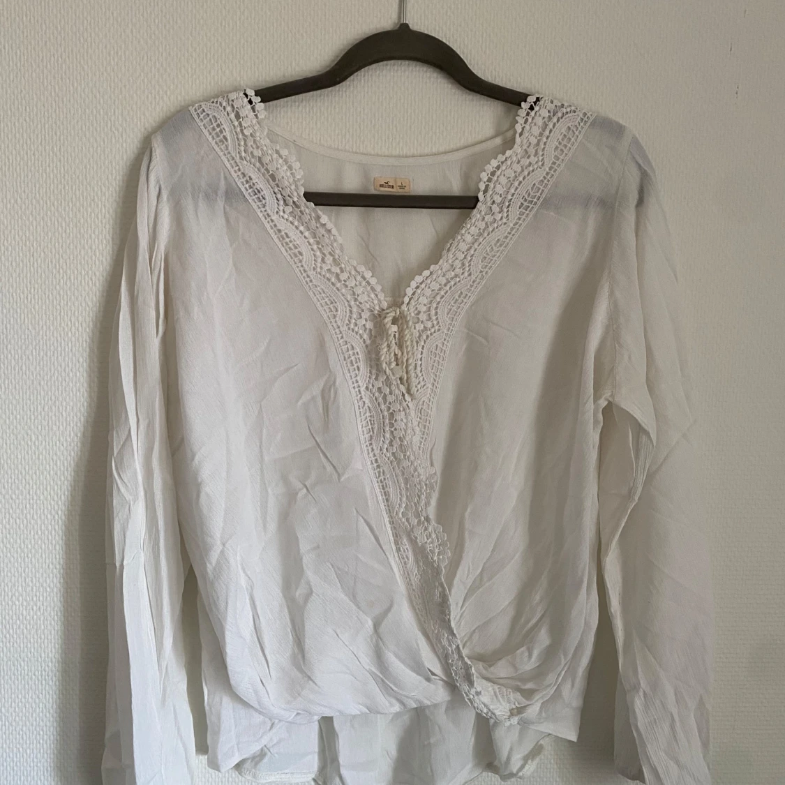 Vit blus från HOLLISTER