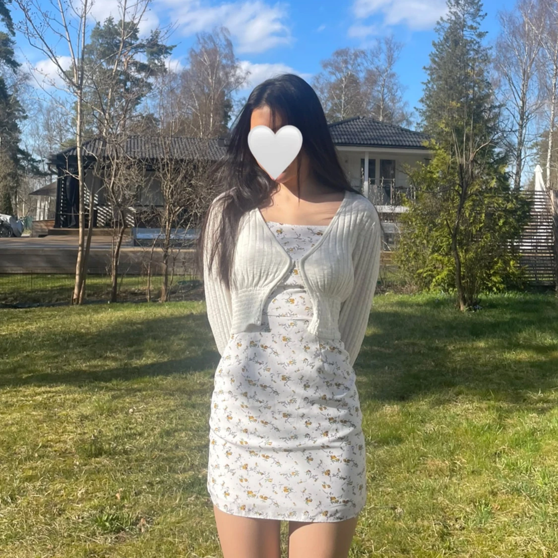 Set: Vit blommig klänning + liten kofta - 1