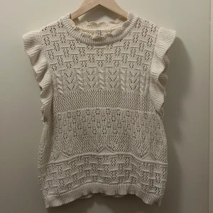 Stickad/virkad topp  - Stickad topp som är perfekt till sommaren 💓80kr+frakt 💘