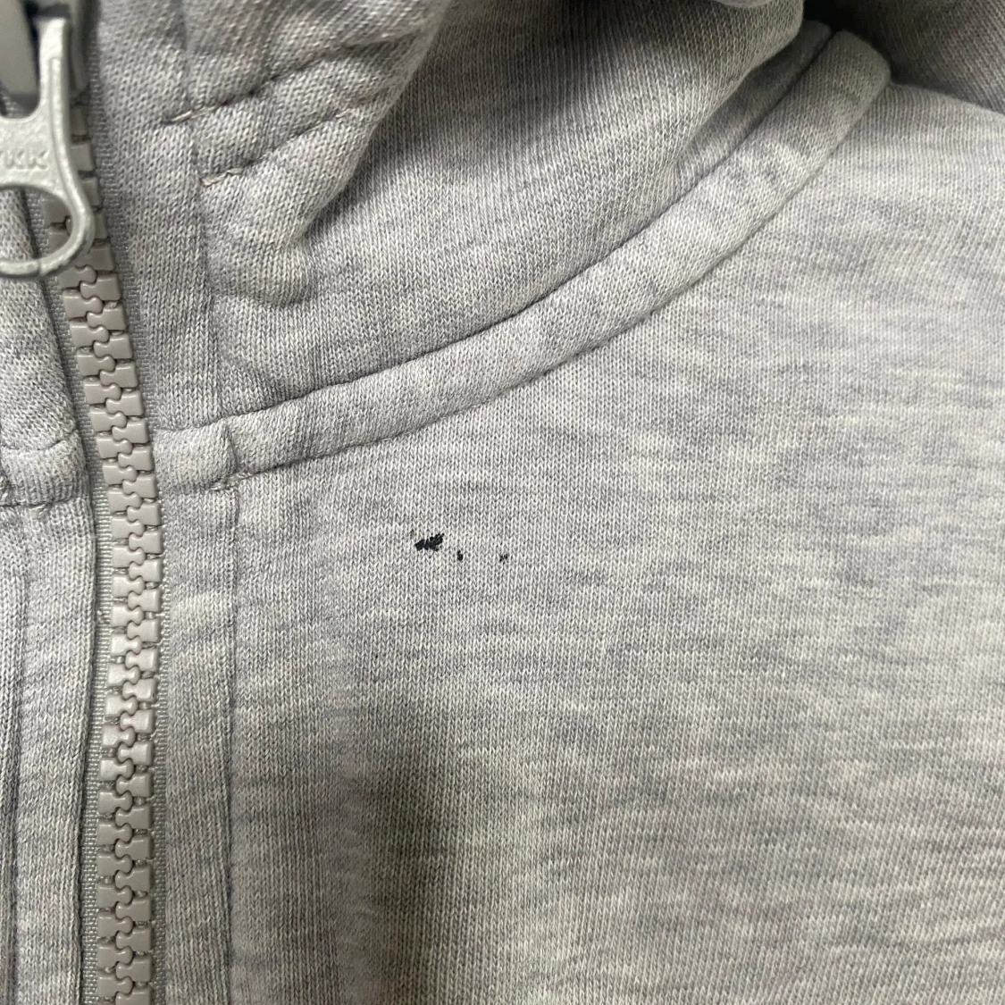 Grå hoodie från Peak Performance - 3