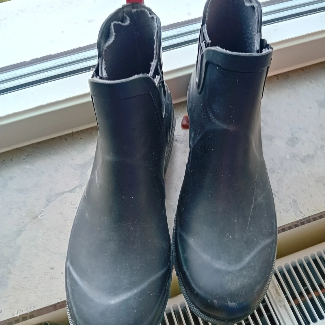 Svarta boots i gummi