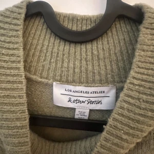 Stickad tröja  - Stickad tröja från &Other Stories