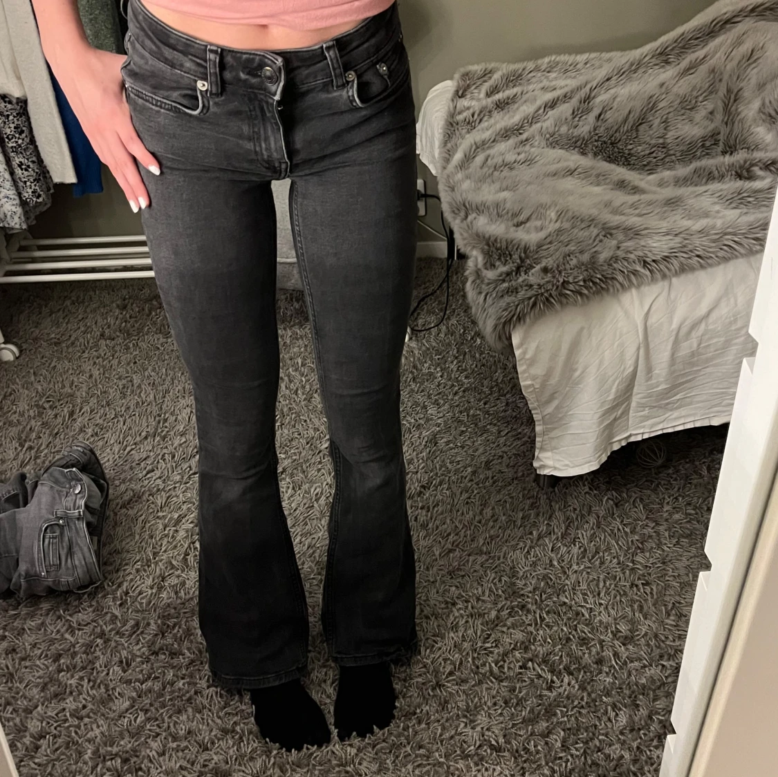 Svarta/mörkgråa bootcut jeans från 157! - 2