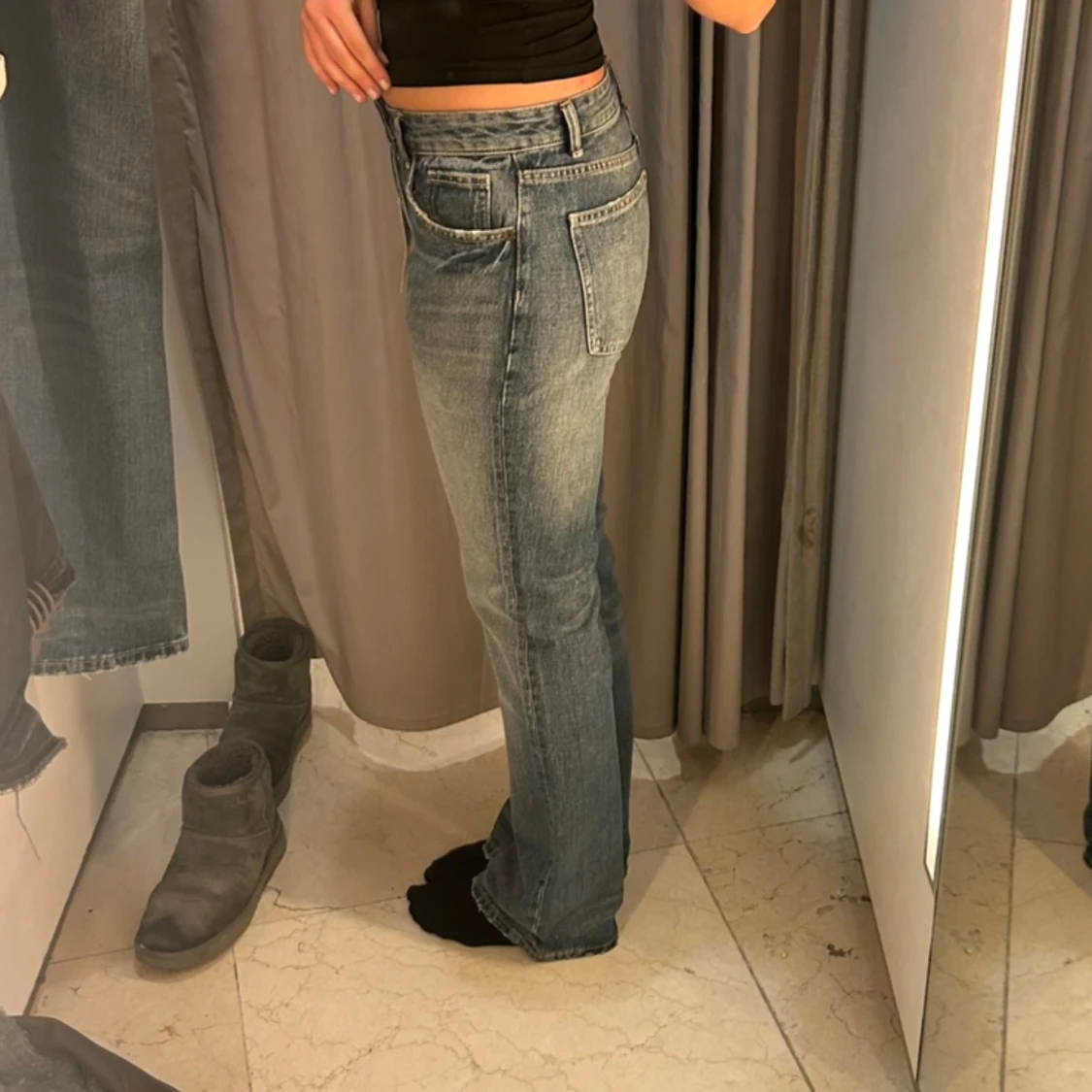 Blå bootcut jeans  - 1