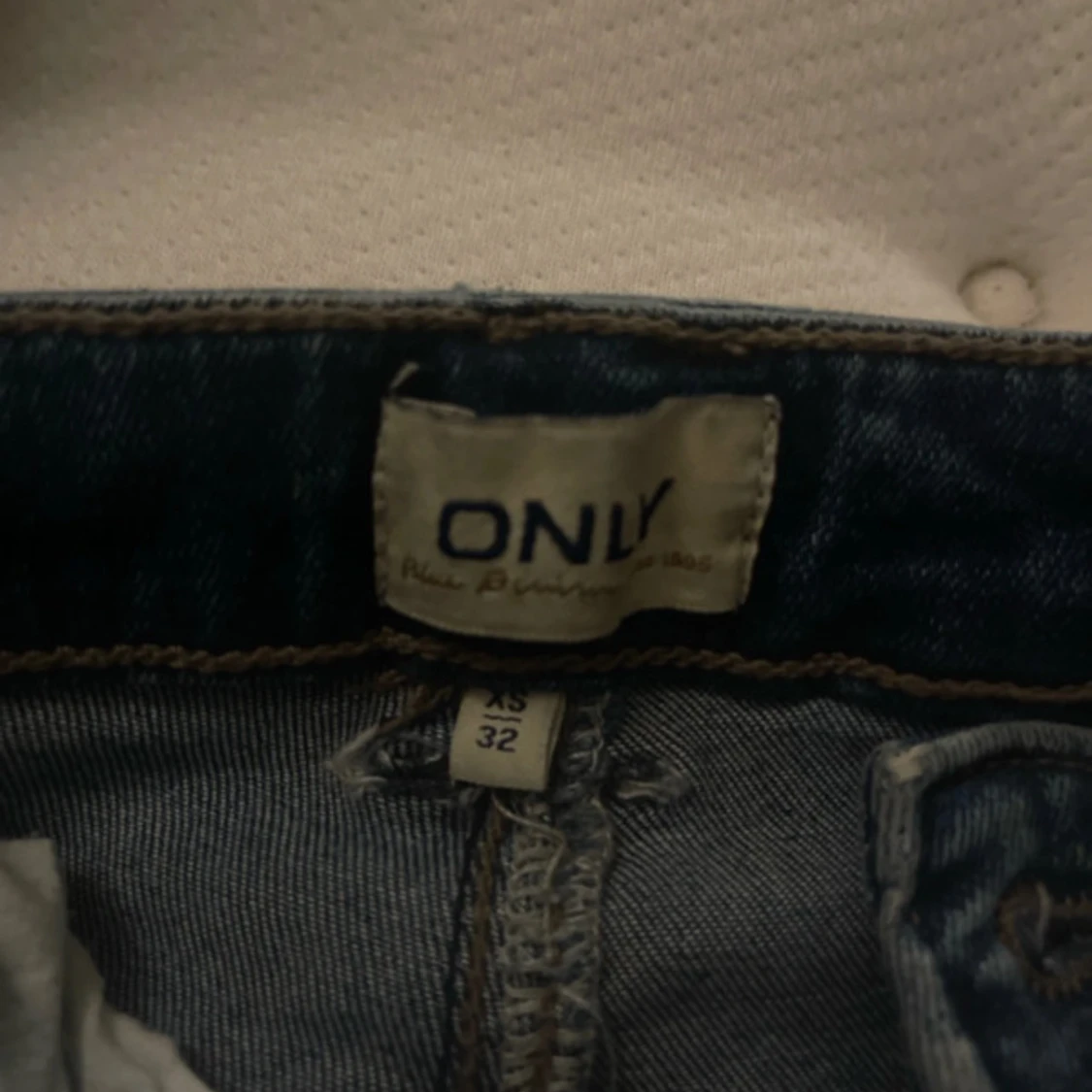 Blå bootcut jeans från ONLY XS - 3