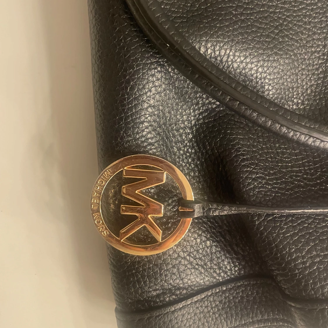 Svart handväska från Michael Kors - 1