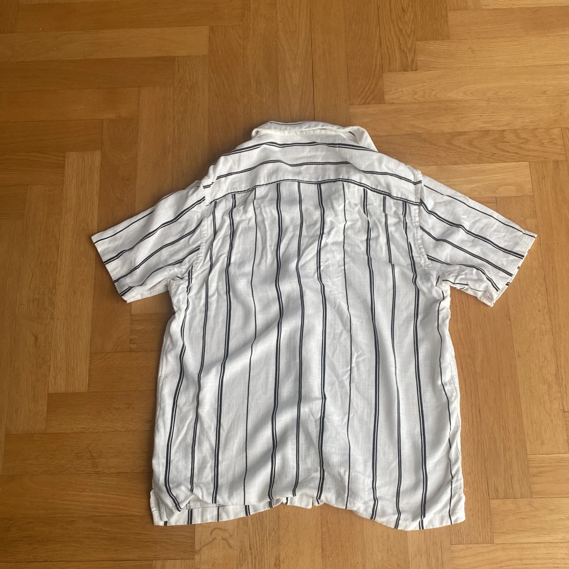 Vit randig skjorta från Zara, M - 1