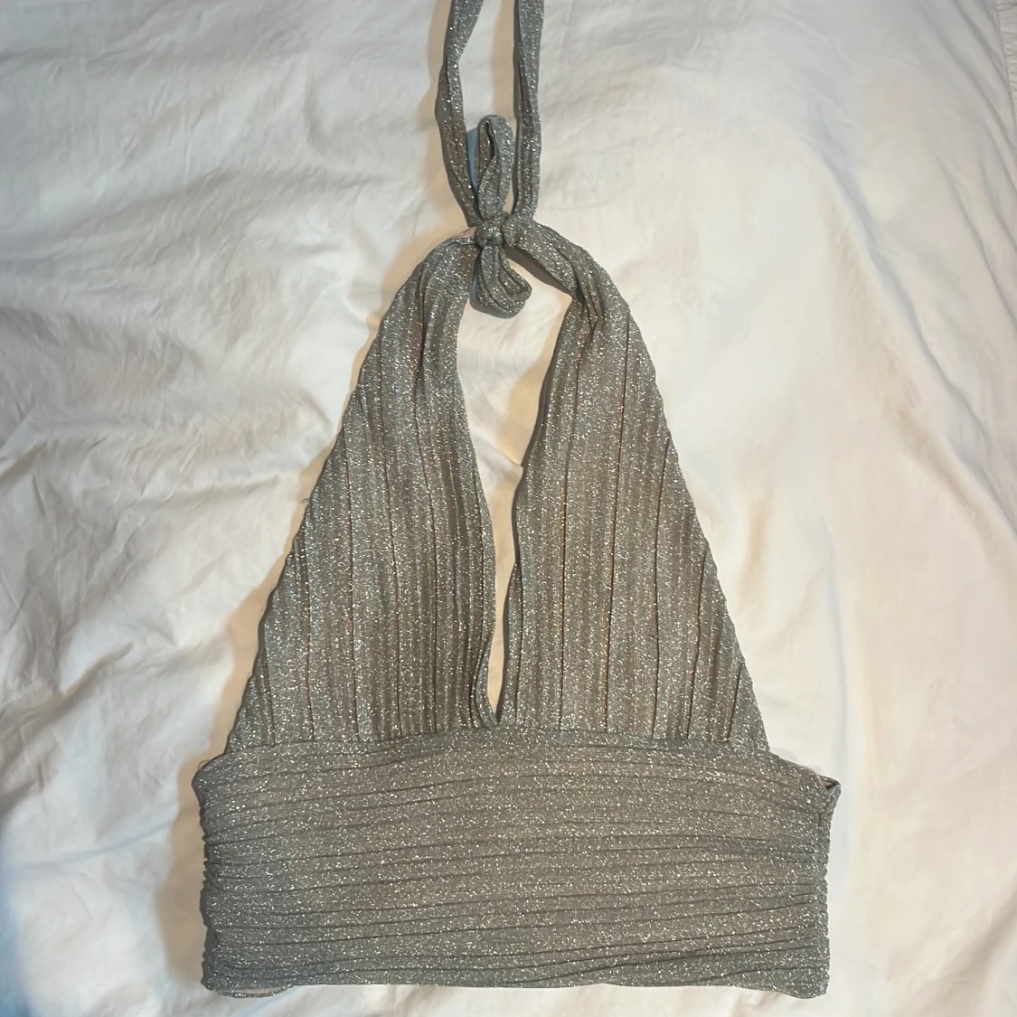 Glittrig guldig halterneck topp - 1