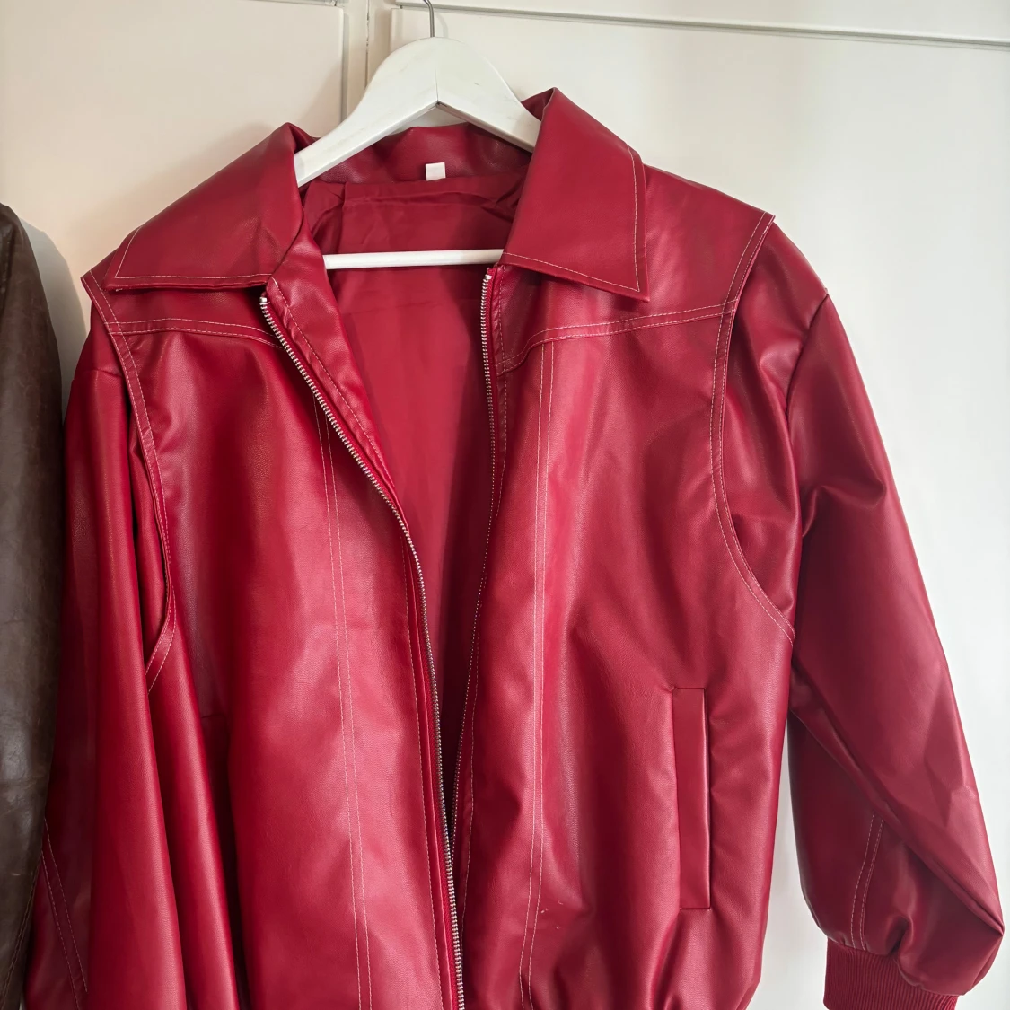 Röd oversized skinnjacka med dragkedja - 2