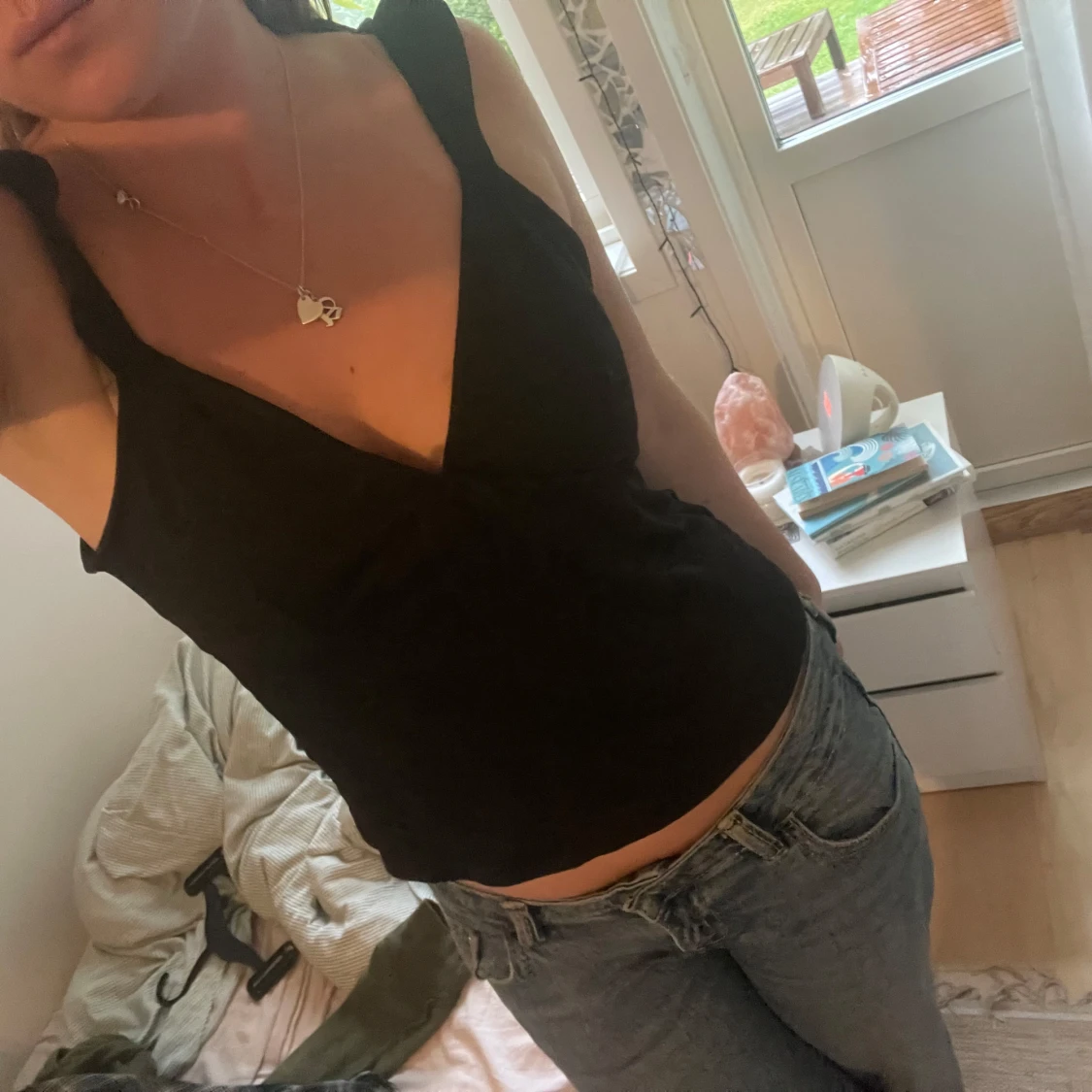 Svart v-ringad linnetopp