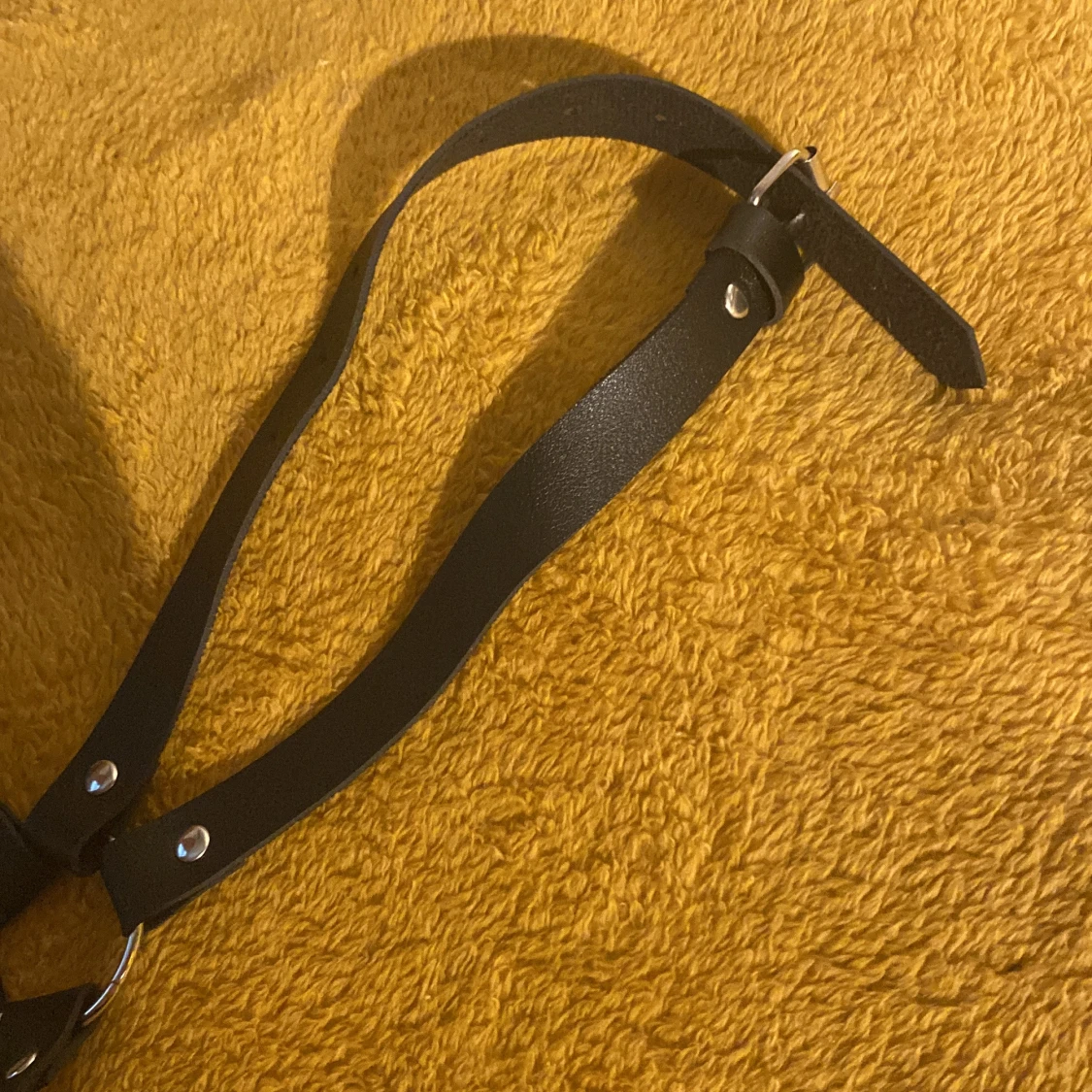 Svart harnessbälte i skinn - 1