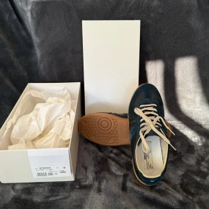Maison Margiela sneakers marinblå mocka - Gats från 🇨🇳!!!