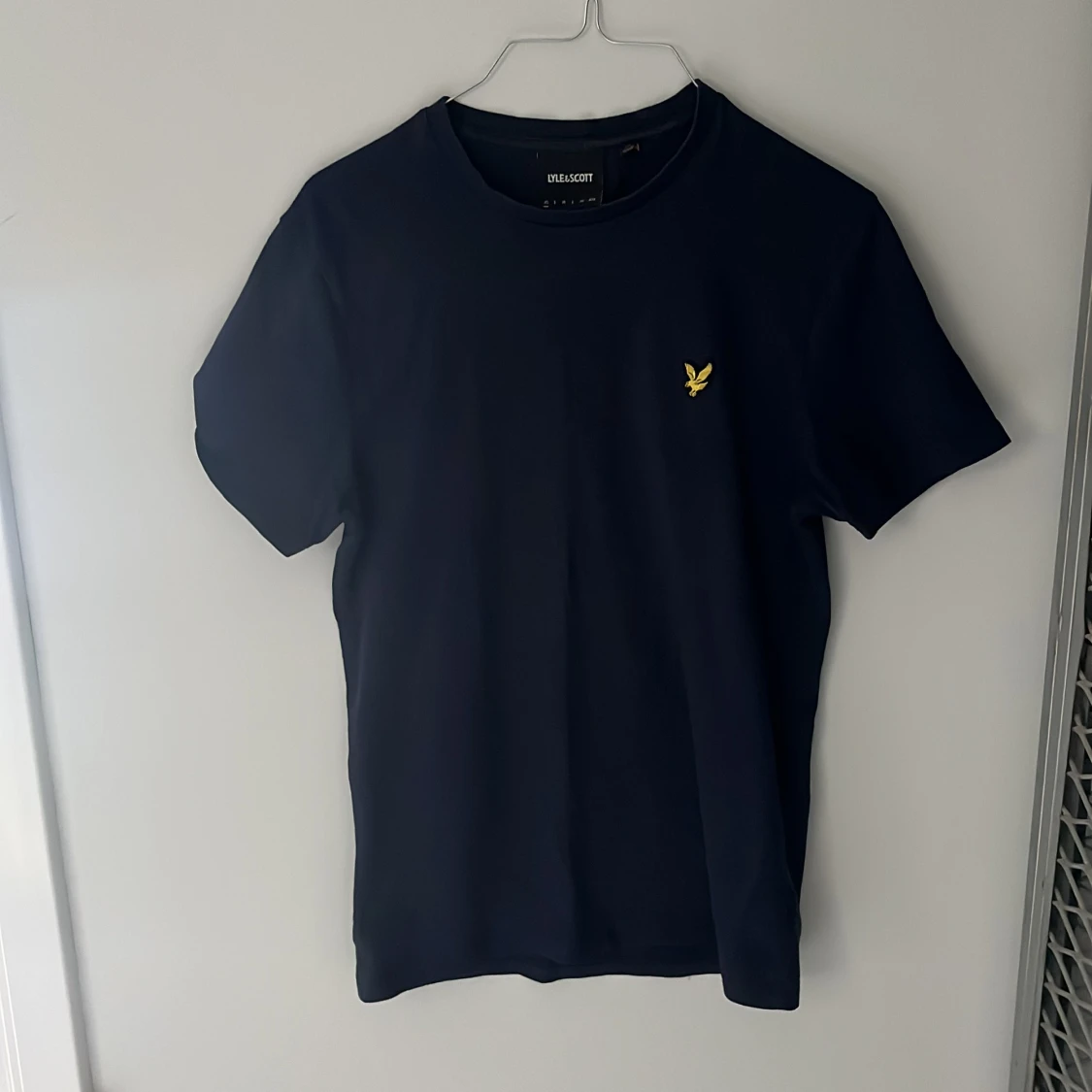 Mörkblå t-shirt från Lyle & Scott