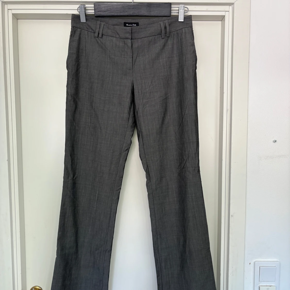 Grå kostymbyxor från Massimo Dutti - 2