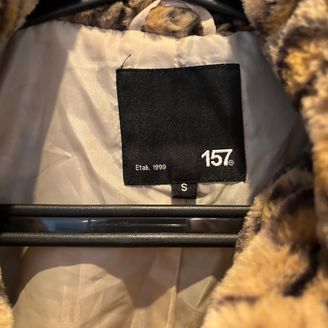 Leopardmönstrad pälsjacka från 157 - 2