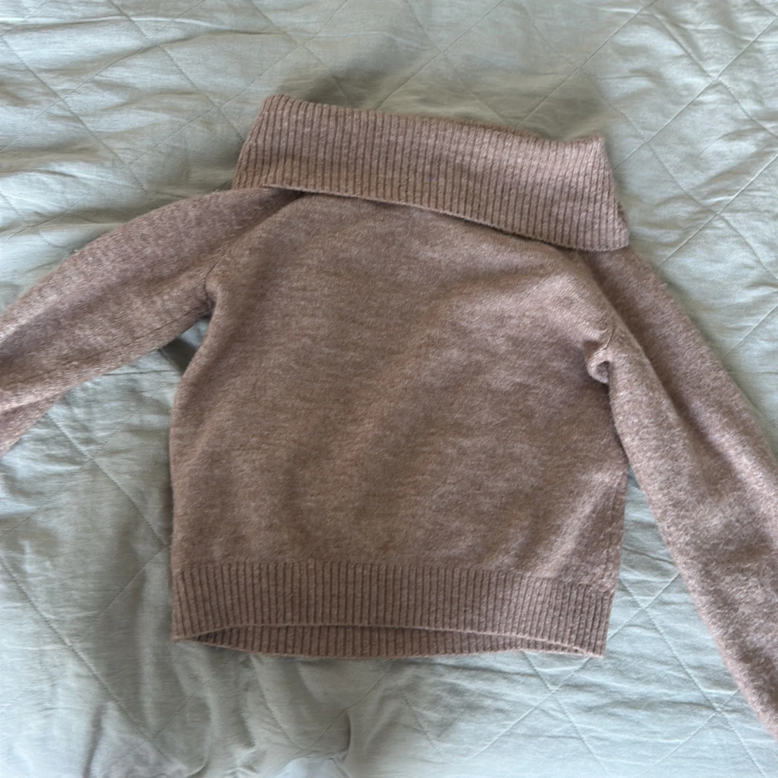 Beige offshoulder stickad tröja H&M - 1