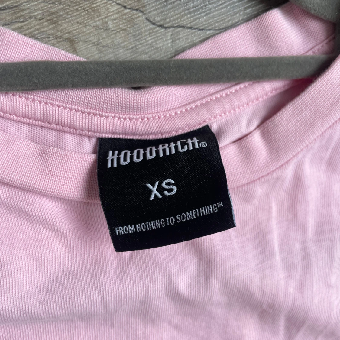 Rosa t-shirt från Hoodrich XS - 2