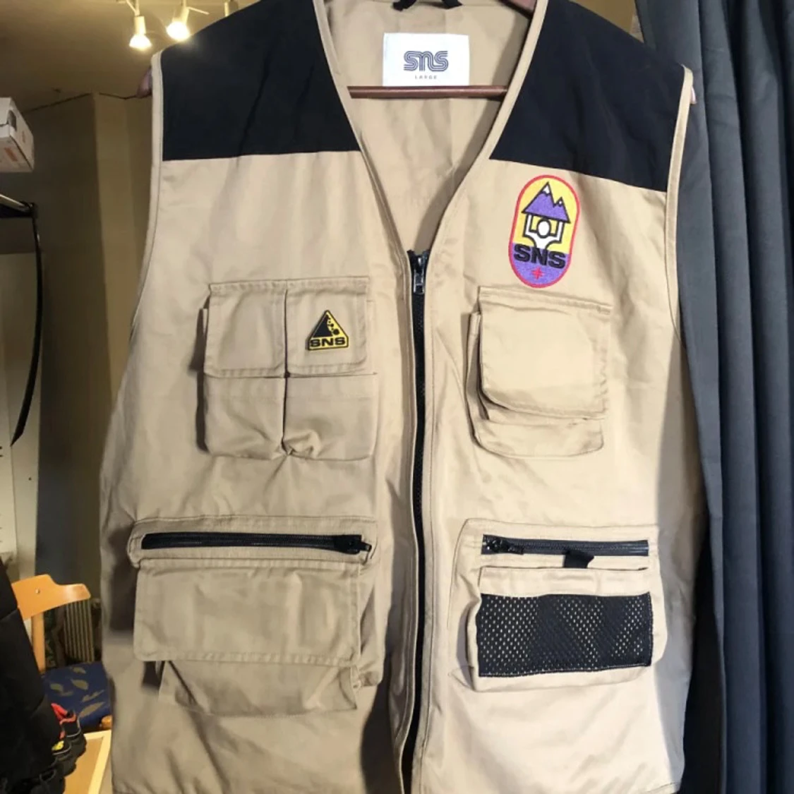 Beige utilityväst från SNS - 2