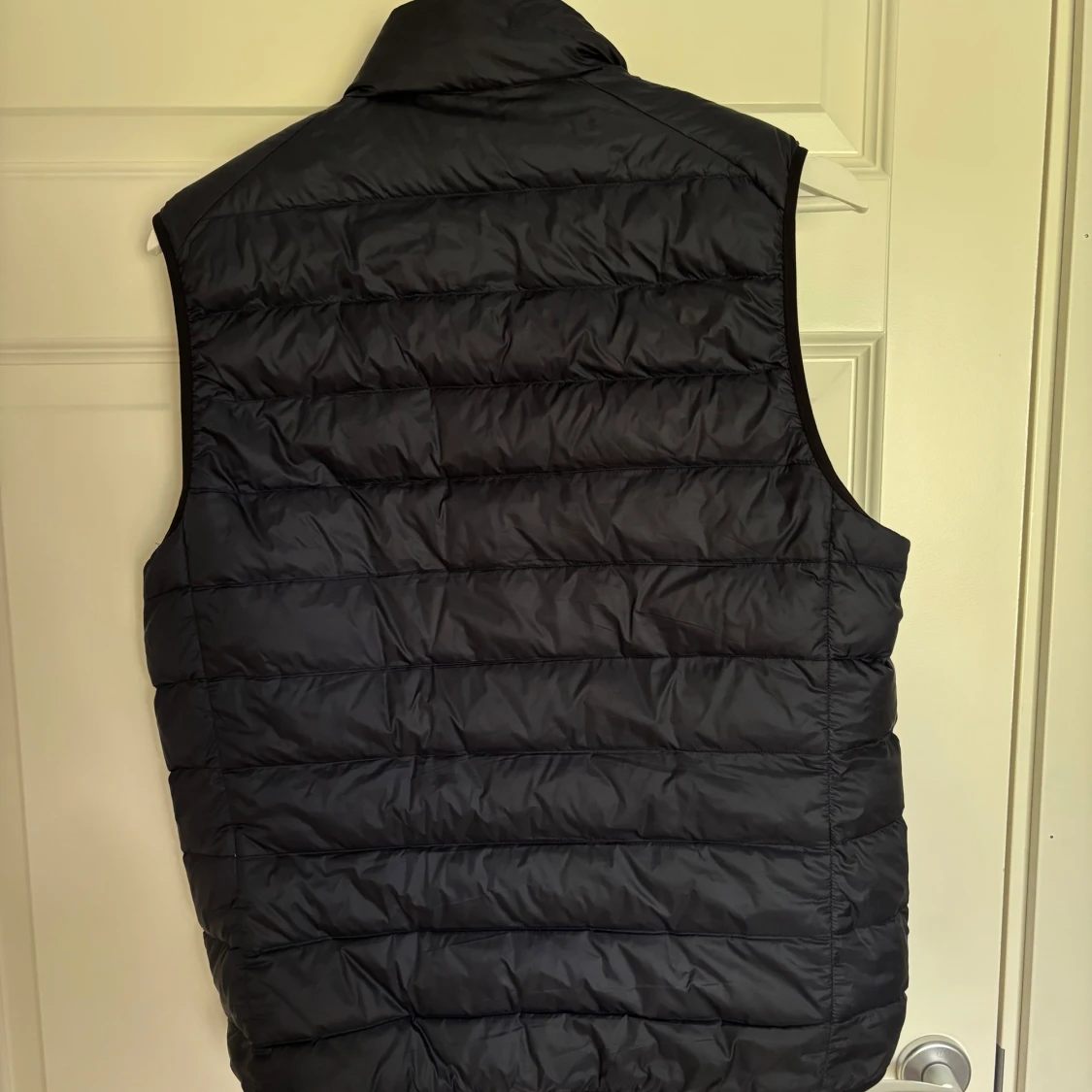 Svart dunväst från Uniqlo, S - 1