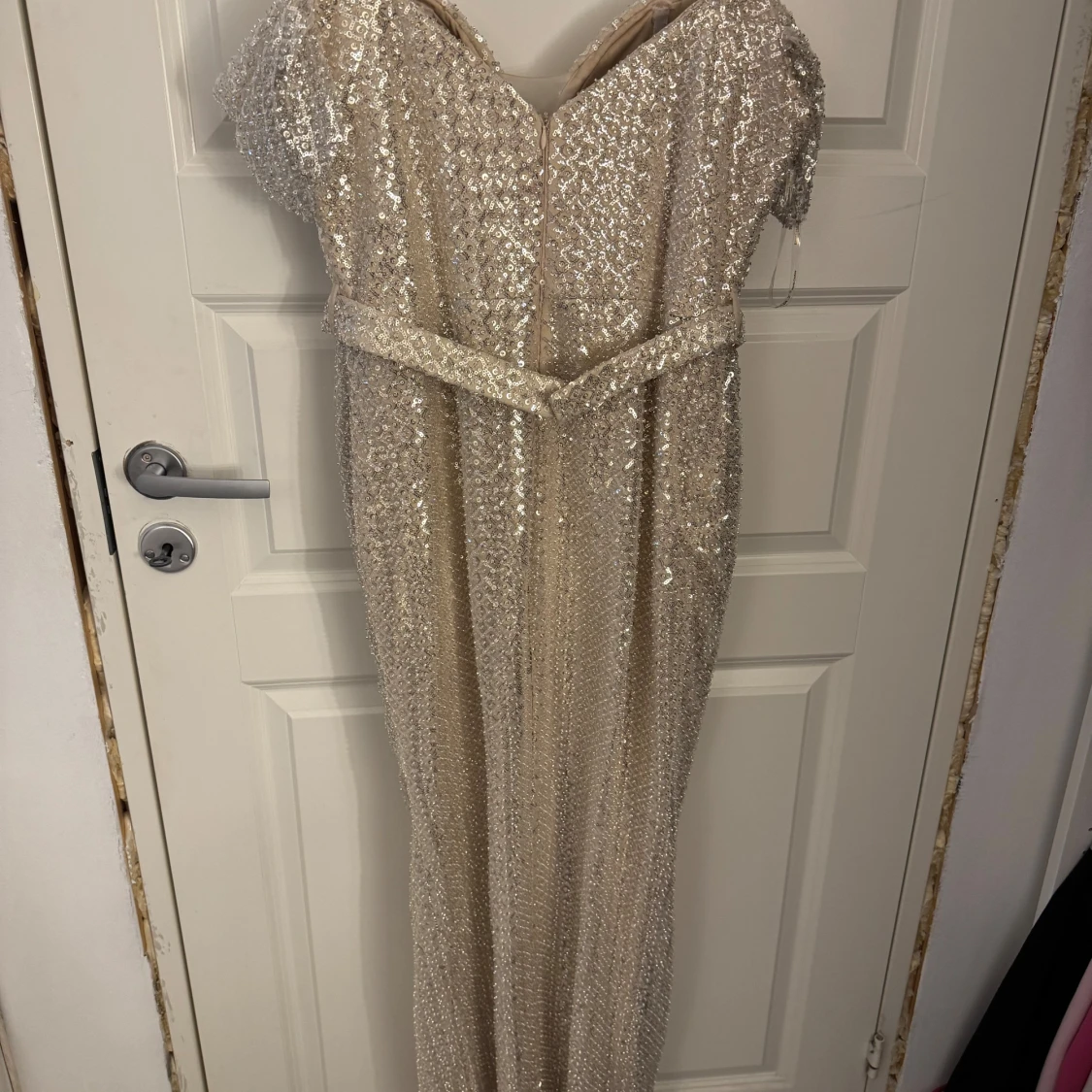 Glittrig långklänning från Sasha - 2